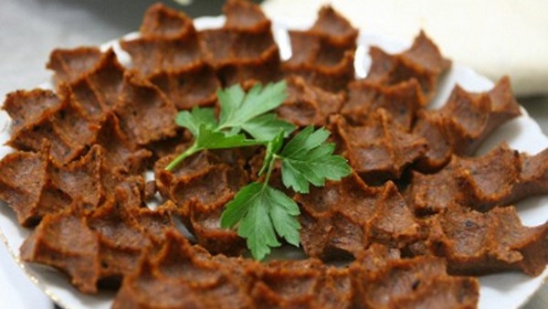 Evde Kolay Çiğköfte Nasıl Yapılır? 10 Dakikada Pratik Çiğ Köfte Tarifi